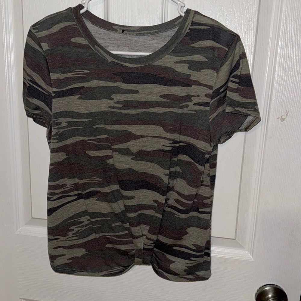 Super cute camp tee- no tag but looks to be S/M
